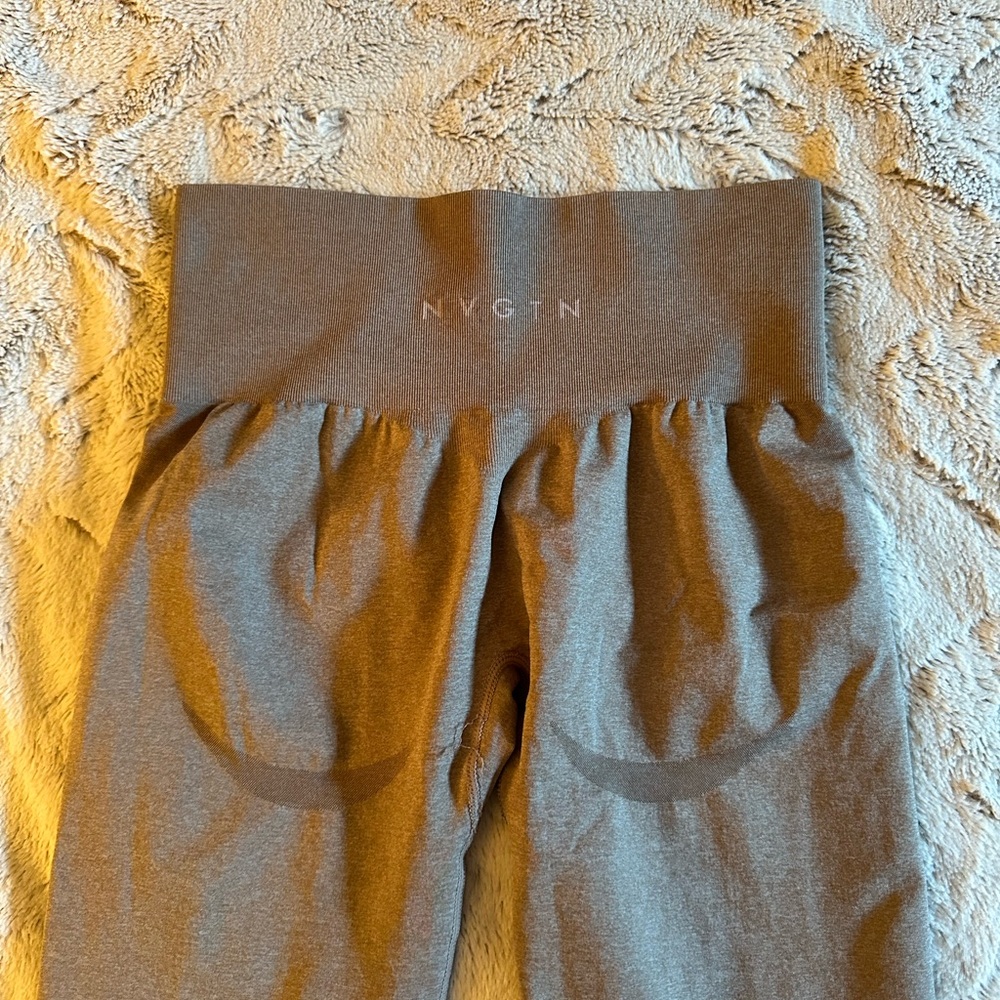 NVGTN Taupe Contour Seamless Leggings Size M